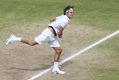 Roger Federer Serving at Wimbledon